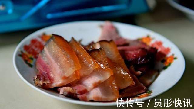 腊肠|没条件熏腊肉教你1招,在家里也能熏,熏完腊肉更香,保存更久