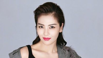 邱瑩瑩|楊紫、蔣欣高度還原《歡樂頌》, 而她無戲可演, 就因為說了那句話