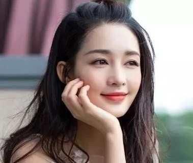 2020春季流行发型,提高颜值还减龄,再也不用“蓬头垢面”了