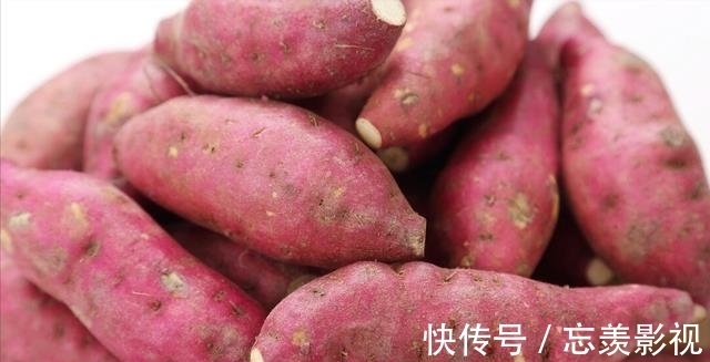秋冬保存红薯很简单，教你一个妙招，不干瘪不发芽，越放越甜