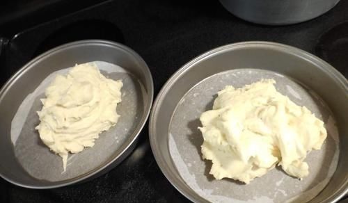 父母眼中的蛋糕VS我们期待收到的蛋糕,吃货我只想正常过个生日