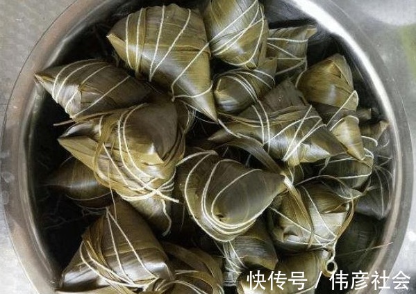食用碱|煮粽子,用啥水很关键!大厨教你3窍门,粽子软糯不夹生,不开裂