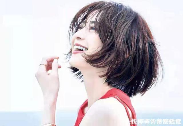 老年|年过五十最好别留这三种老年款发型,不仅大妈感十足,也更加显老