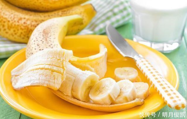 空腹下不能吃的4种食物，尤其是第三种，容易危害身体健康