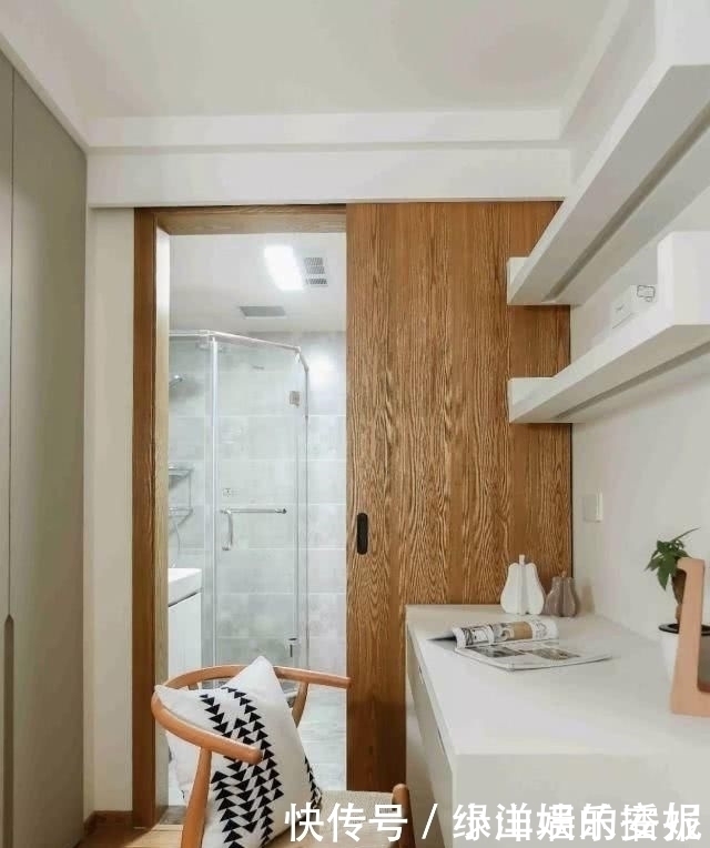 齐家小菜|142平的简约风三房,木色搭配白色,简洁中透露出时尚感