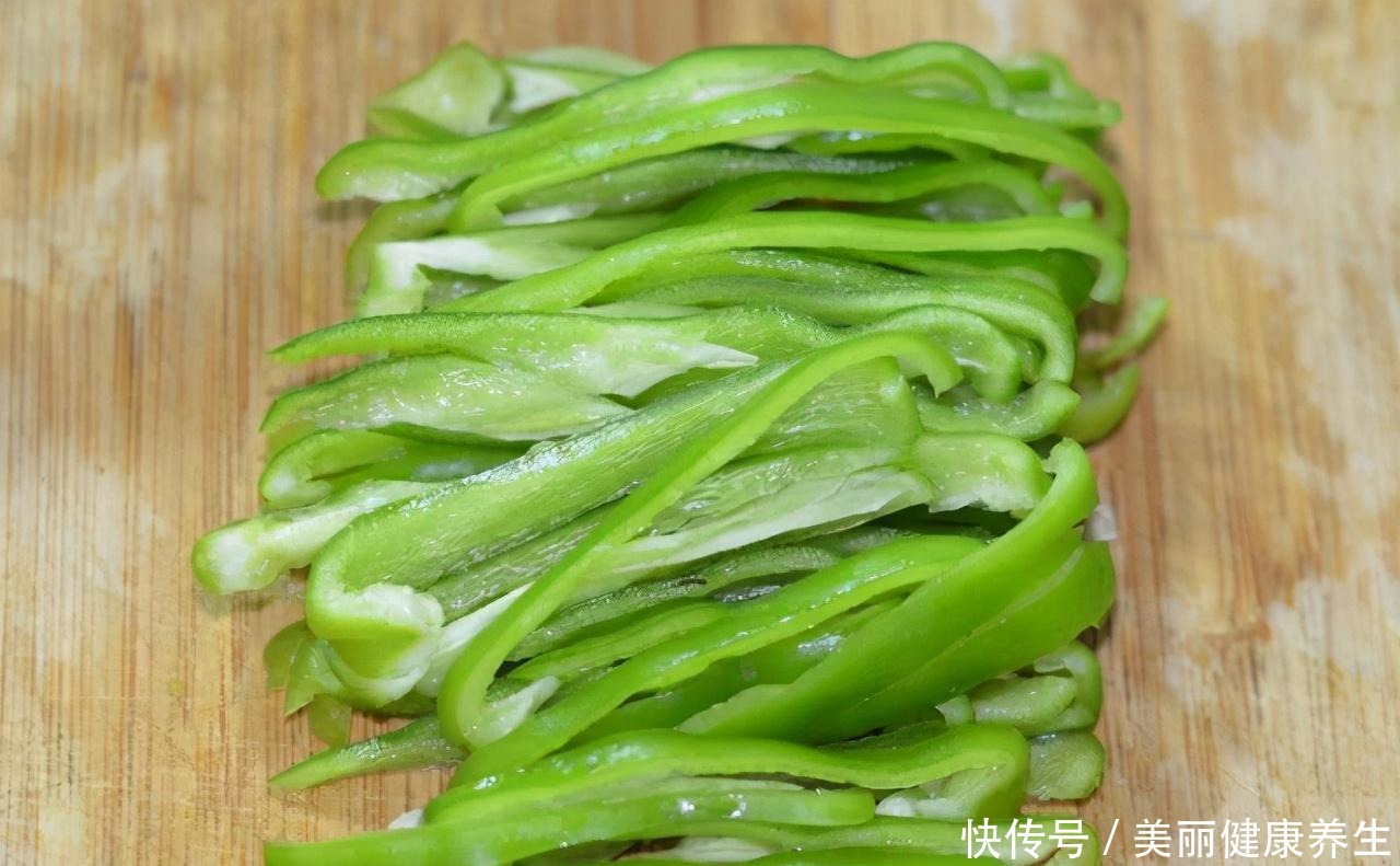 土豆丝|炒土豆丝,先放醋还是后放醋很多人搞错,难怪土豆不脆爽还粘锅