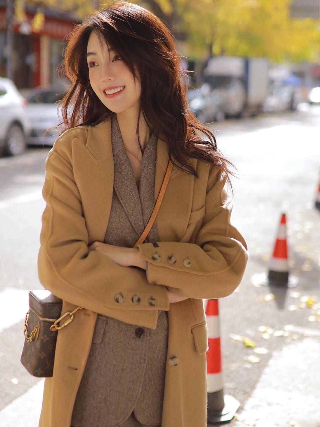 穿搭|冬季搭配单品“买精不买多”,衣橱里要备“大衣”,舒适又时髦