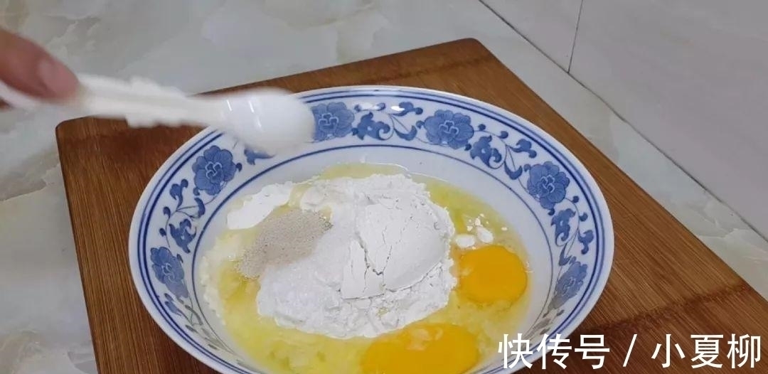 4勺红糖, 1斤面粉, 不用烤箱比面包油条都好吃, 30岁的我头一次吃
