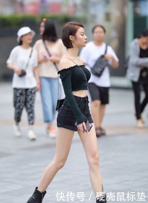 颜色|夏季清凉搭配有妙招,短款上衣显风采,时尚界优秀选择