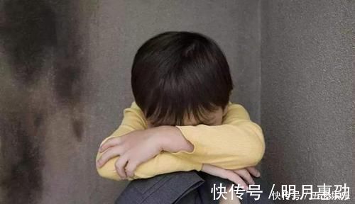 小弟弟|6岁男孩的“满分”作文,却句句让人心疼,老师看完忍不住落泪