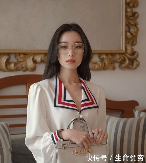 戴上眼镜 换副眼镜就能改善这6个脸部bug?我信了!