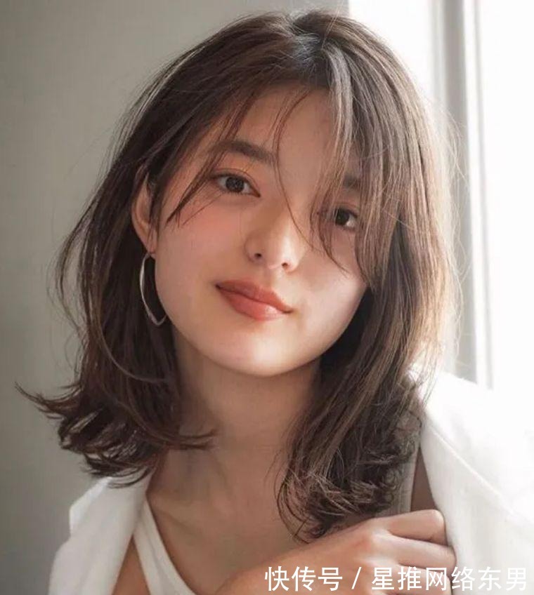 女生|方脸女生适合什么发型?这4种发型参考,绝对让你美到犯规!