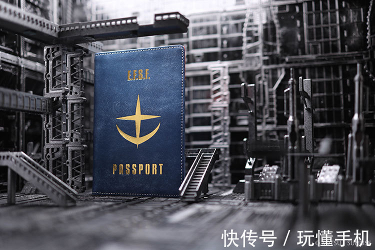 皮革 高达联名皮革产品:三大经典招牌机甲均亮相