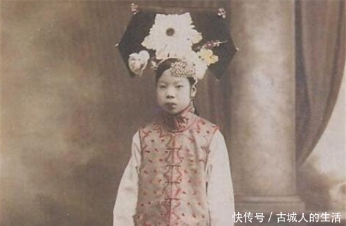 圈中|末代皇后婉容罕见照：颜值惊艳，图5是她唯一一次穿朝服