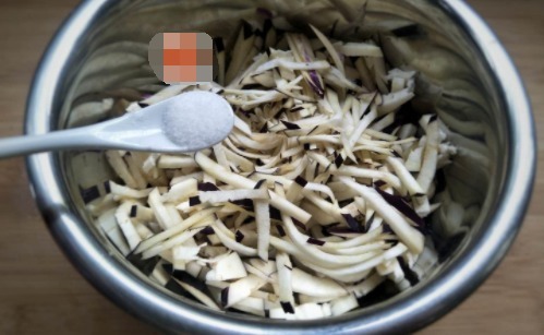 用它来包饺子,味道好鲜美,成本好低,吃一次想十次