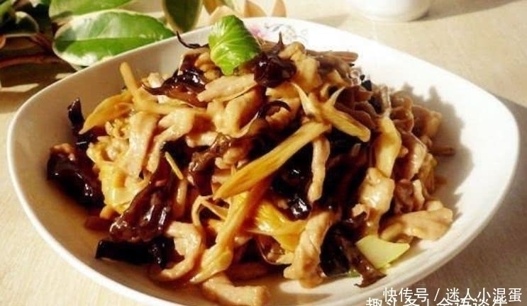 忘忧草|多让孩子吃此菜，眼睛不近视，夜里越睡越香，快去告诉家人