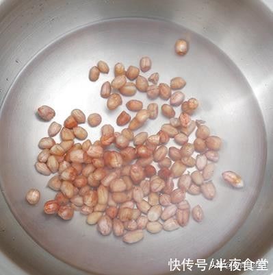  花生米别油炸，换种做法，酸辣香脆，做下酒菜更美味