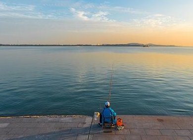 冬天怎么钓鲫鱼？用饵、钓位、天气、装备、技巧一个都不能少