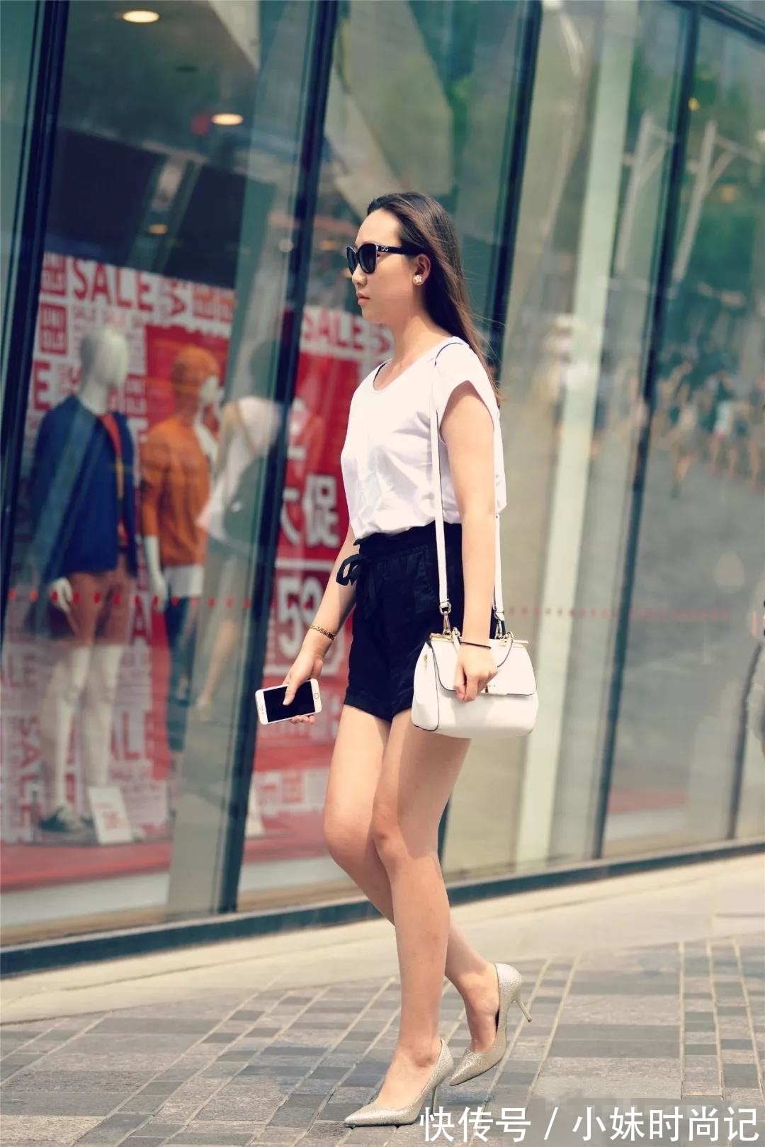 路人 街拍路人,时尚的元素在大都市街头的路人身上尽显无疑