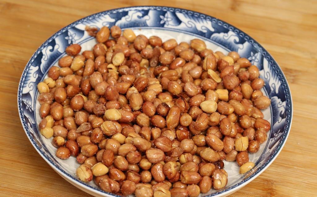 油炸花|炸花生米时,直接下锅就错了,多加这一步,花生又香又脆不返潮