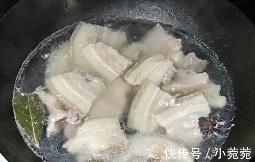 烧一个菜,我都不想再炒了,既是饭还是菜,酸香开胃,一碗吃不够