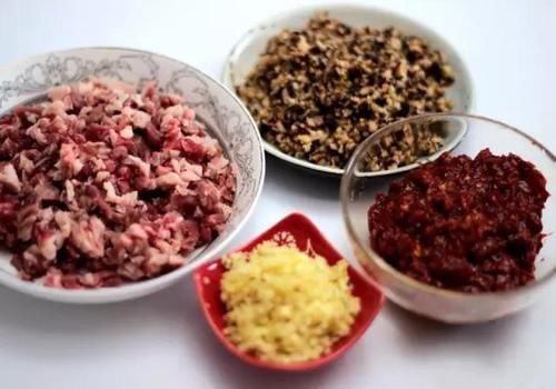  豆瓣酱|吃面要香，卤很重要，让面吃起来香的卤有哪些？