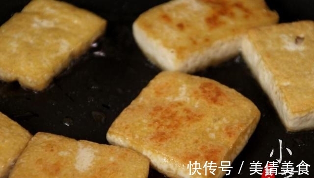 鲜香|1块豆腐,1把花蛤,锅中炖一炖,鲜香美味,出锅连汤都不剩