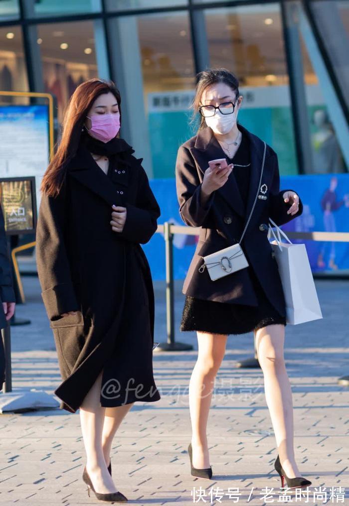 OL 街拍:西装短裙高跟鞋,OL美女有感觉!