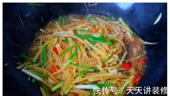 醋溜土豆丝|炒土豆丝，什么时候放醋是关键，很多人搞错，难怪土豆不脆还粘锅
