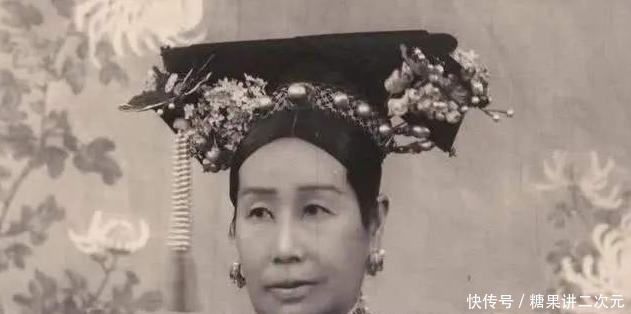 清王朝|意外发现自己是慈禧的后人,他留长发穿古装,相亲仿佛在“选妃”