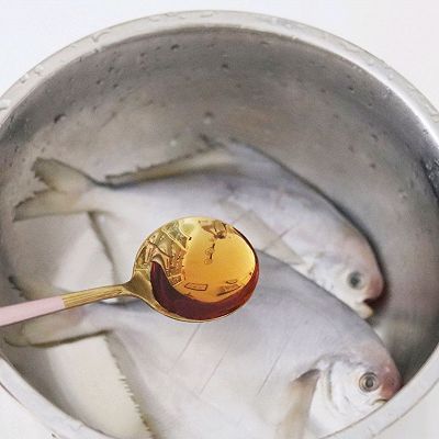 柠香银鲳鱼|清蒸柠香银鲳鱼