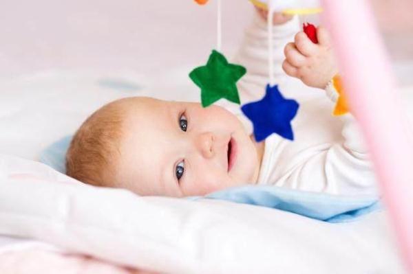 特别|宝宝睡醒后,若有这几种反应,说明宝宝很聪明,妈妈要好好培养