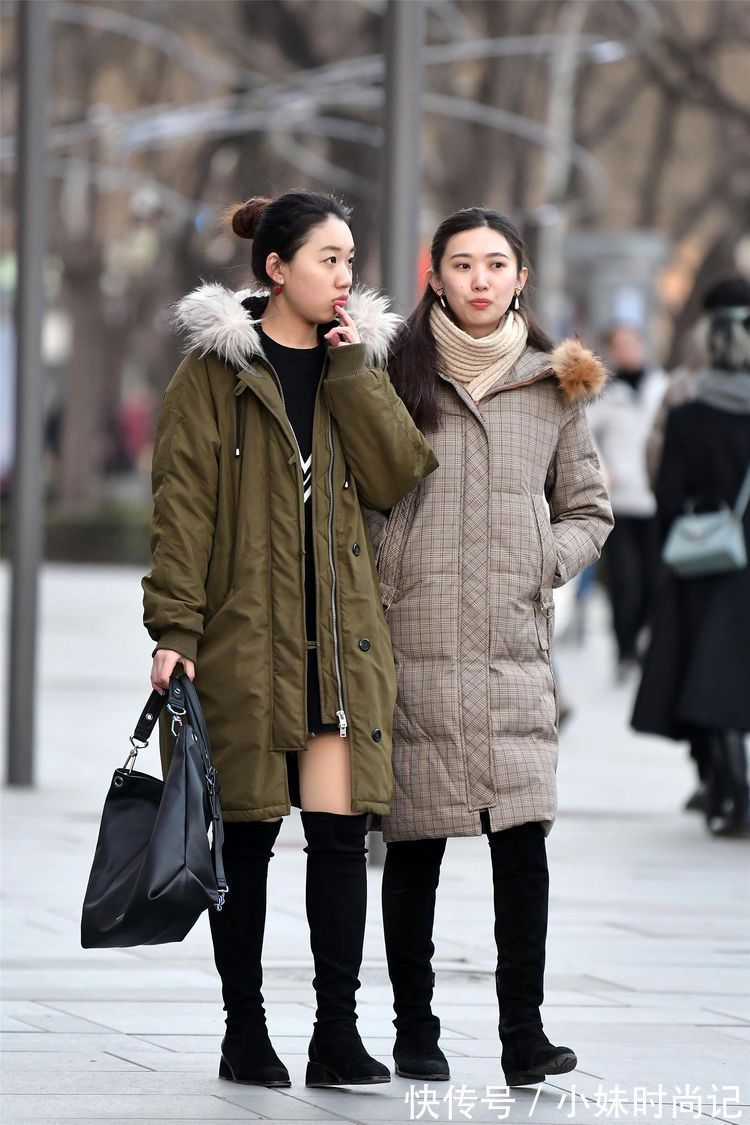 羽绒服|街拍:风衣带来的风度和显瘦效果,更受到时尚美女的青睐!