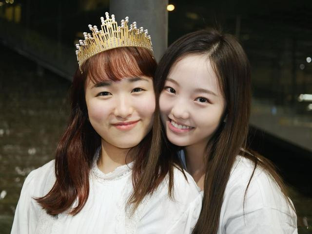 中国队|日乒女神隔空比美!21岁伊藤一脸婴儿肥,石川佳纯穿连衣裙很淑女