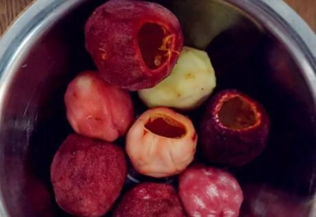 5块钱一斤的水果,果皮可别再扔了,一熬一晒存罐中,随取随吃