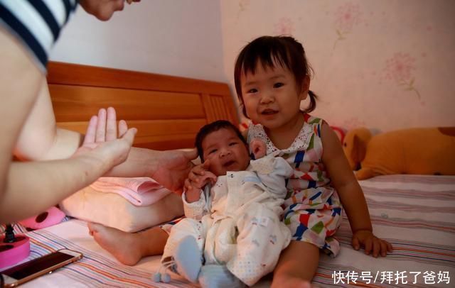 生育|开放三孩后,每个孩子间隔几年最合适?