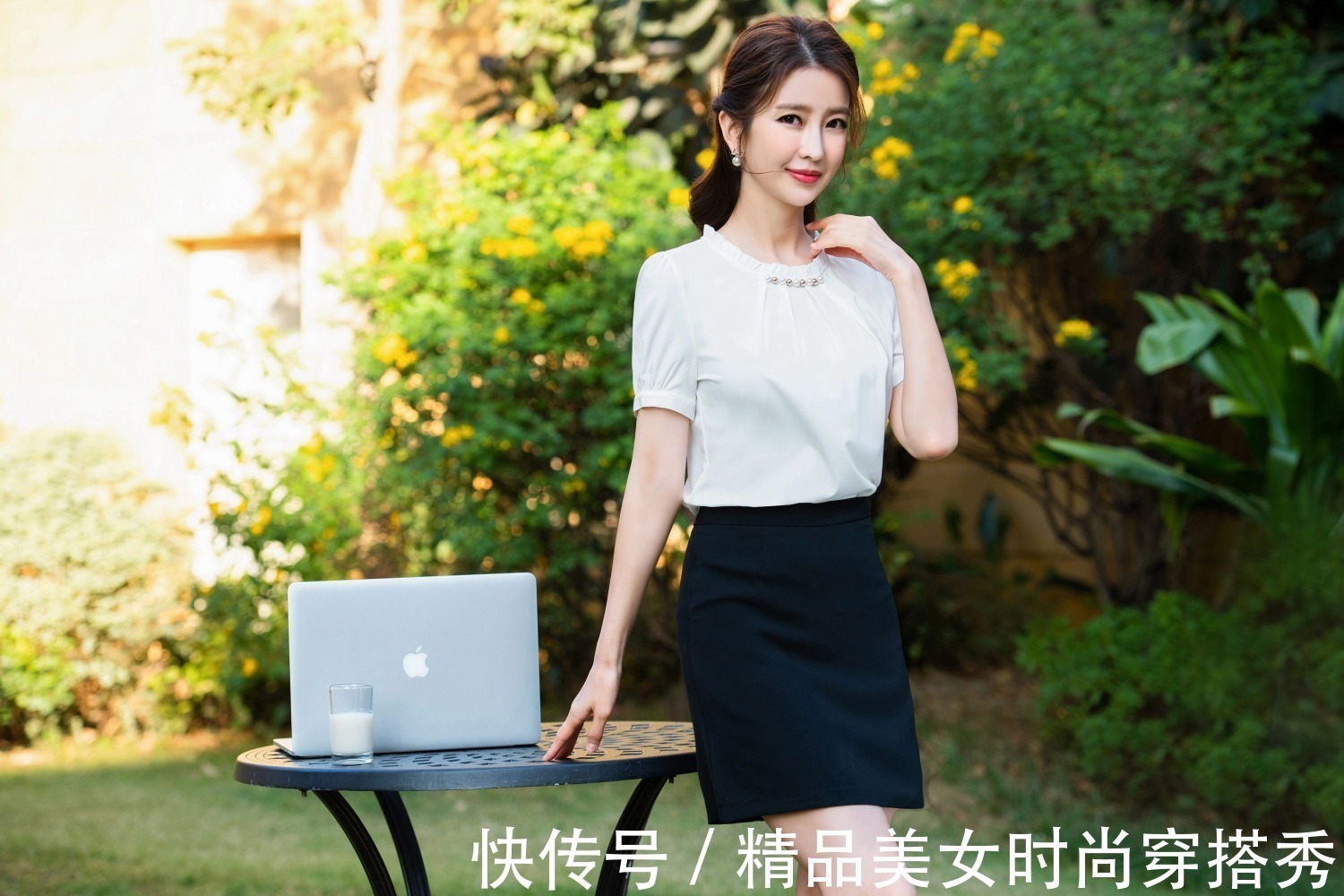 衬衫 白色衬衫搭配黑色短裙,干练柔美,尽显优雅气质