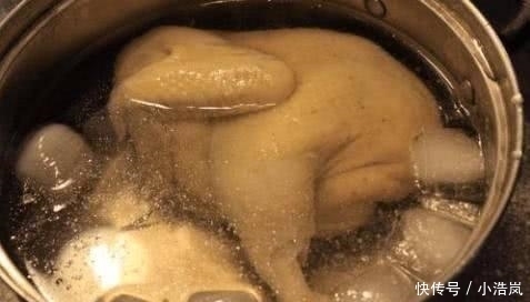 白切鸡|白切鸡别直接下锅煮!多加“这一步”,肉质更鲜嫩
