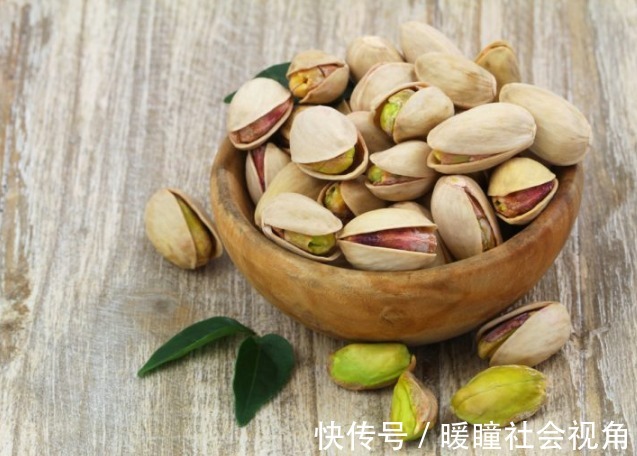 食物|视力下降,这11种 促进眼睛健康的食物或许有用