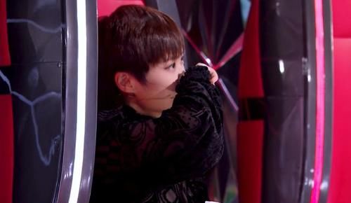  霆锋战队|《好声音》18进9下半场，高睿连续三场输给傅欣瑶？李健一脸凝重