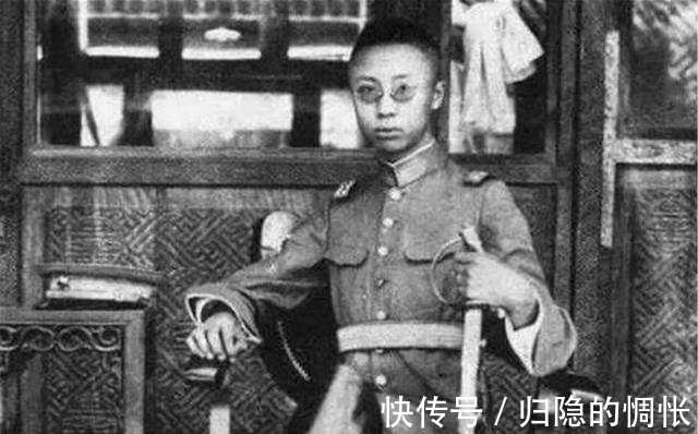 宝刀@老人500万出售祖传宝刀，专家失望指责，老人：你们没资格指责我