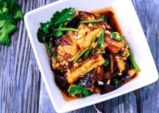 茄子的5种家常做法,夏天就该这样吃!简单美味,不费油!