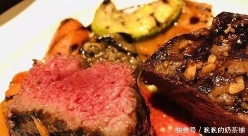  闹笑话|去西餐厅吃饭，服务员端上一盘“巧克力粉”，吃掉是会闹笑话的