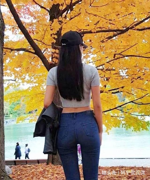 风格|简单时髦的牛仔裤,洋溢成熟的女神魅力