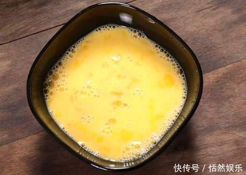 鸡蛋|掌握蒸鸡蛋羹时的三个技巧，蒸出来的鸡蛋香软又嫩滑
