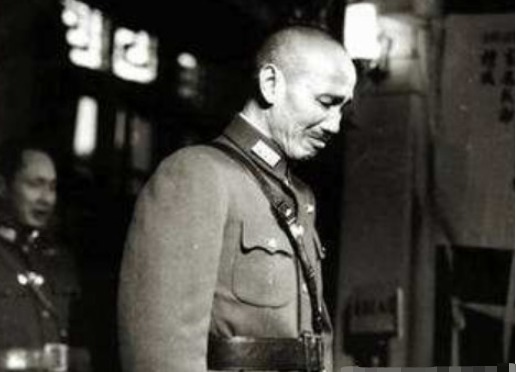 蒋介石|戴笠死后,蒋介石查他遗产时愣住了,顿时气得破口大骂!