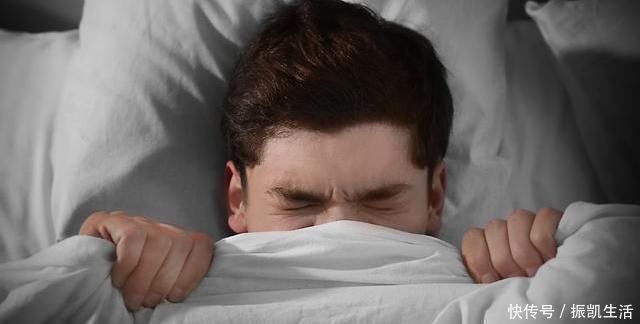 运动|经常失眠，不好入睡常吃“1物”，多做“1事”，让你一觉到天亮