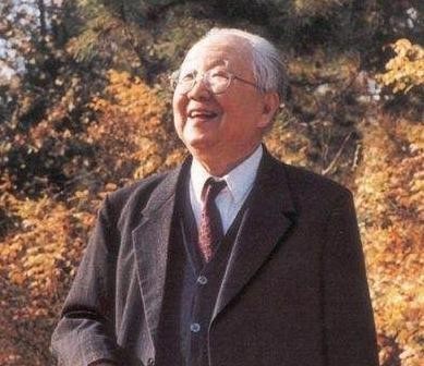 捐尽|爱妻离世后,他捐尽家财,独自蜗居数十年,对妻子矢志不渝