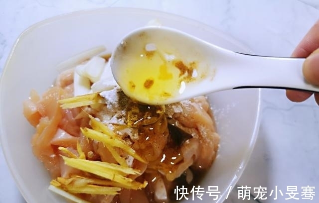 关晓彤晒出减肥食谱，全是妈妈亲自搭配，难怪个高还那么瘦，服气