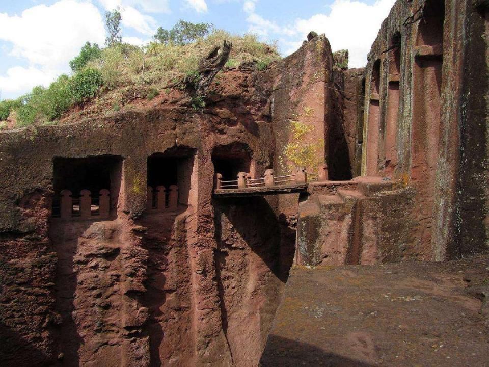 建筑|“黑色犹太人”是什么意思？独石教堂的构造是？竟已荒废600年！